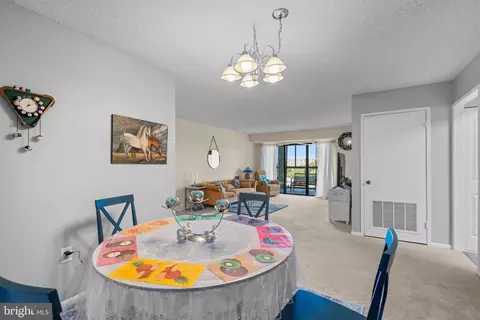 Dining - 15101 Interlachen Dr #1-1022, Silver Spring, MD 20906 photo 4 of 4