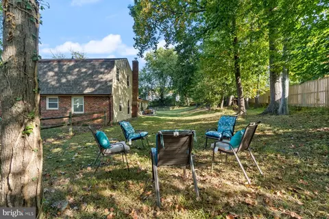Exterior - 2 Broomall Ct, Silver Spring, MD 20906 photo 5 of 13