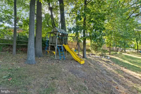 Exterior - 2 Broomall Ct, Silver Spring, MD 20906 photo 8 of 13