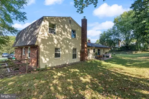 Exterior - 2 Broomall Ct, Silver Spring, MD 20906 photo 6 of 13