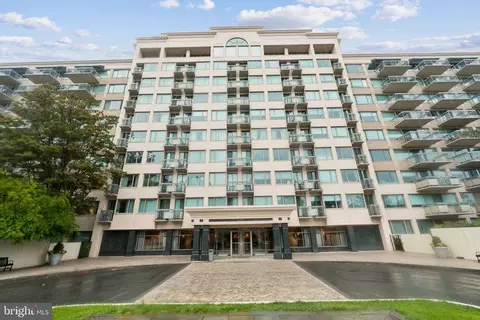 5450 Whitley Park Ter #604, Bethesda, MD 20814