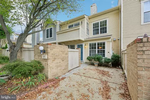 7 Drexel Hill Ct, Gaithersburg, MD 20886