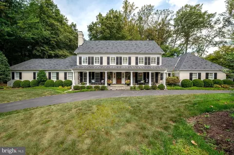 9921 New London Dr, Potomac, MD 20854