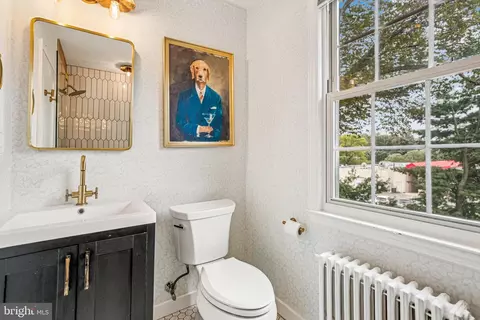 Bath - 2223 Washington Ave #W-204, Silver Spring, MD 20910 photo 1 of 3