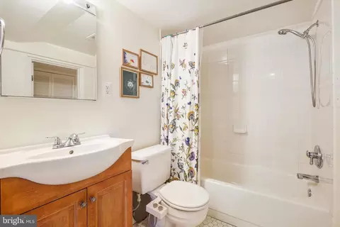 Bath - 11421 Sherrie Ln, Silver Spring, MD 20902 photo 2 of 2
