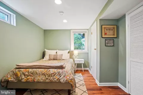 Bedroom - 11421 Sherrie Ln, Silver Spring, MD 20902 photo 4 of 7