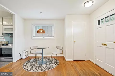 Entry Way - 11421 Sherrie Ln, Silver Spring, MD 20902 photo 2 of 2