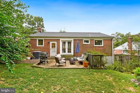 Exterior - 11421 Sherrie Ln, Silver Spring, MD 20902 photo 8 of 10