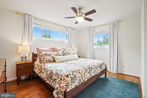 Bedroom - 11421 Sherrie Ln, Silver Spring, MD 20902 photo 1 of 7