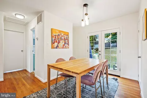 Dining - 11421 Sherrie Ln, Silver Spring, MD 20902 photo 2 of 2