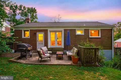 Exterior - 11421 Sherrie Ln, Silver Spring, MD 20902 photo 6 of 10