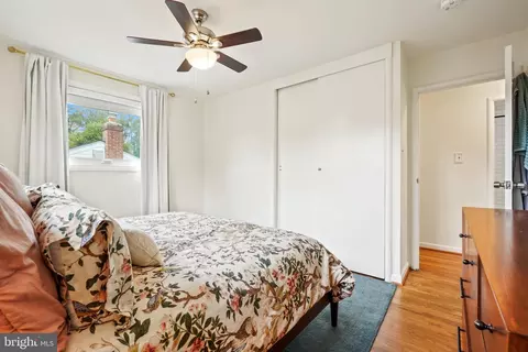 Bedroom - 11421 Sherrie Ln, Silver Spring, MD 20902 photo 2 of 7