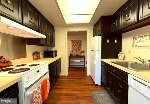 Kitchen - 3352 Chiswick Ct #57-2E, Silver Spring, MD 20906 photo 3 of 4