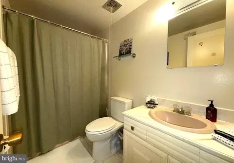 Bath - 3352 Chiswick Ct #57-2E, Silver Spring, MD 20906 photo 1 of 1