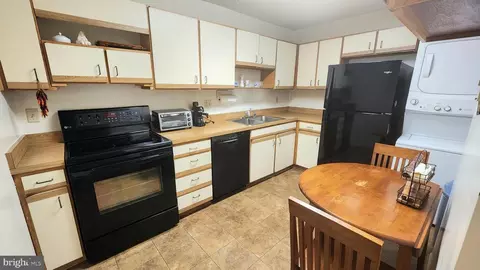 15101 Interlachen Dr #1-315, Silver Spring, MD 20906 photo 4