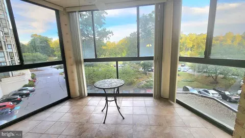 15101 Interlachen Dr #1-315, Silver Spring, MD 20906 photo 2