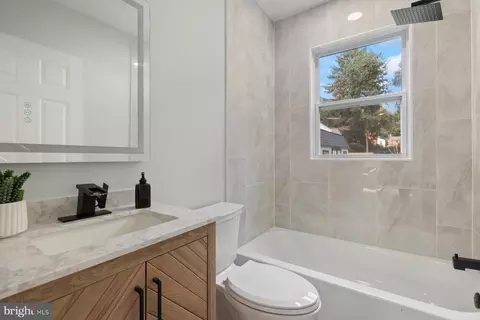 Bath - 303 Leighton Ave, Silver Spring, MD 20901 photo 1 of 4