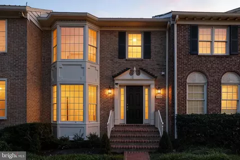 5725 Brewer House Cir, Rockville, MD 20852
