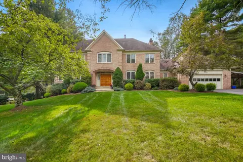 11521 Twining Ln, Potomac, MD 20854