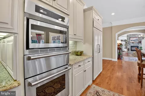 Kitchen - 17512 Ashton Forest Ter, Sandy Spring, MD 20860 photo 9 of 10