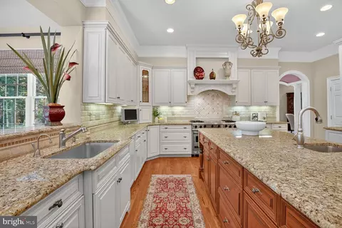 Kitchen - 17512 Ashton Forest Ter, Sandy Spring, MD 20860 photo 6 of 10