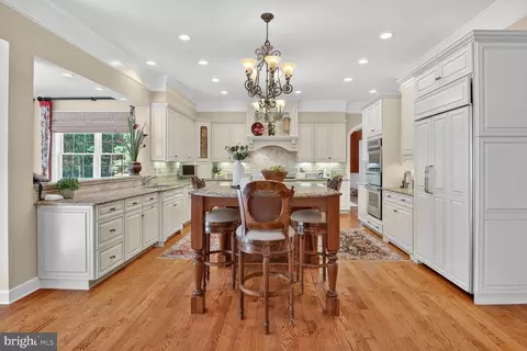 Kitchen - 17512 Ashton Forest Ter, Sandy Spring, MD 20860 photo 4 of 10