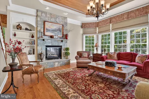 Living - 17512 Ashton Forest Ter, Sandy Spring, MD 20860 photo 2 of 3