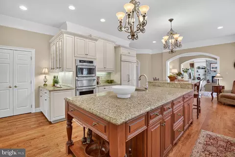Kitchen - 17512 Ashton Forest Ter, Sandy Spring, MD 20860 photo 7 of 10
