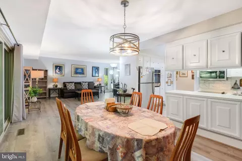 Dining - 3272 Gleneagles Dr #67-1D, Silver Spring, MD 20906 photo 3 of 3