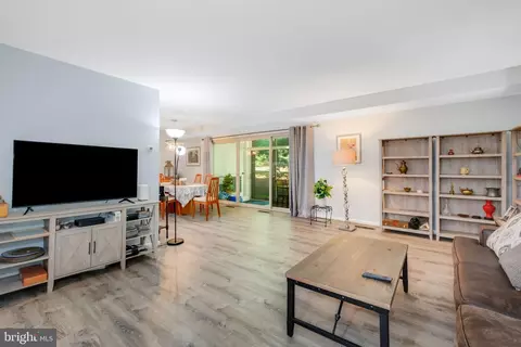Living - 3272 Gleneagles Dr #67-1D, Silver Spring, MD 20906 photo 2 of 2