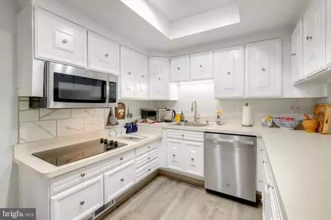 Kitchen - 3272 Gleneagles Dr #67-1D, Silver Spring, MD 20906 photo 2 of 3