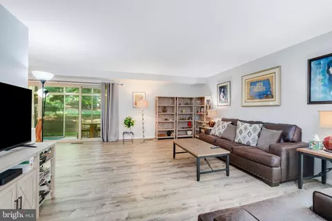 Living - 3272 Gleneagles Dr #67-1D, Silver Spring, MD 20906 photo 1 of 2