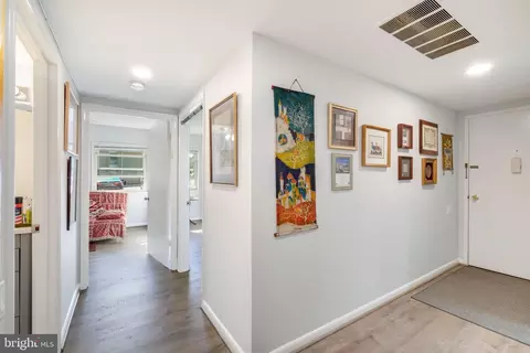 Entry Way - 3272 Gleneagles Dr #67-1D, Silver Spring, MD 20906 photo 3 of 3