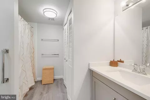 Bath - 3272 Gleneagles Dr #67-1D, Silver Spring, MD 20906 photo 1 of 1