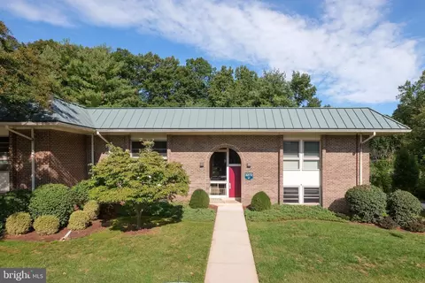 3272 Gleneagles Dr #67-1D, Silver Spring, MD 20906