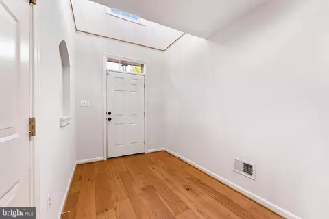 Entry Way - 2831 Cornet Ct, Silver Spring, MD 20904 photo 3 of 3