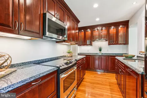 Kitchen - 1750 Overlook Dr, Silver Spring, MD 20903 photo 3 of 4