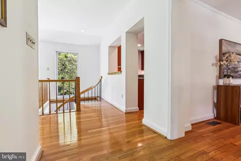 Entry Way - 1750 Overlook Dr, Silver Spring, MD 20903 photo 3 of 13