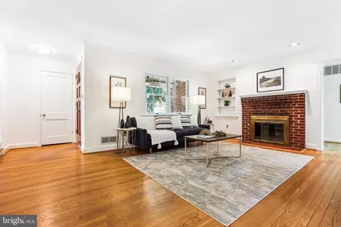 Living - 1750 Overlook Dr, Silver Spring, MD 20903 photo 2 of 7