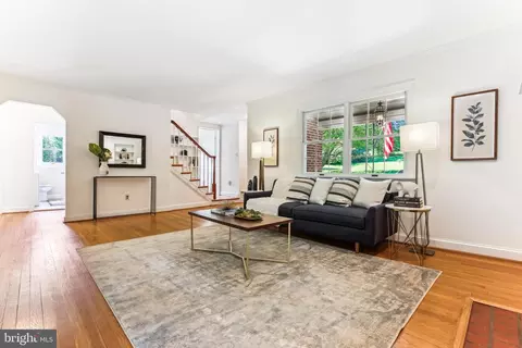 Living - 1750 Overlook Dr, Silver Spring, MD 20903 photo 4 of 7