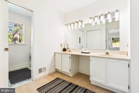 Entry Way - 1750 Overlook Dr, Silver Spring, MD 20903 photo 4 of 13