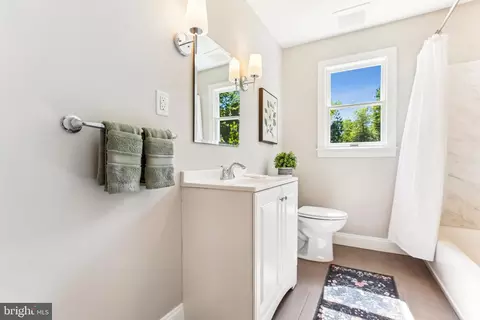Bath - 1750 Overlook Dr, Silver Spring, MD 20903 photo 3 of 4