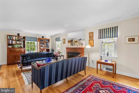 Living - 9508 Bruce Dr, Silver Spring, MD 20901 photo 2 of 2