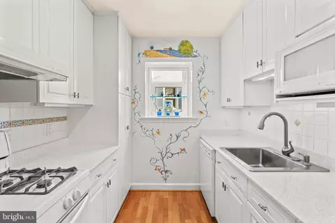 Kitchen - 9508 Bruce Dr, Silver Spring, MD 20901 photo 3 of 5