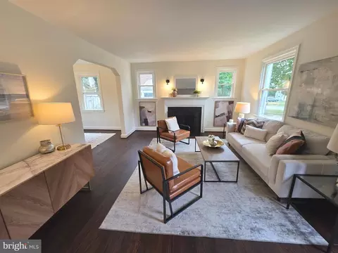 Living - 117 Normandy Dr, Silver Spring, MD 20901 photo 4 of 6