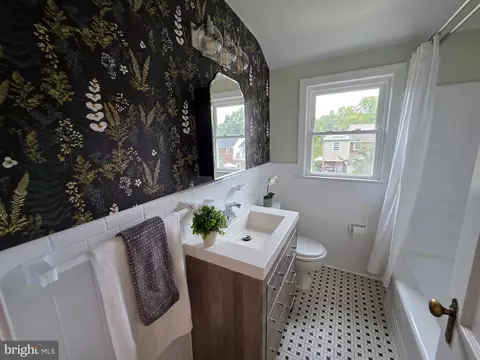 Bath - 117 Normandy Dr, Silver Spring, MD 20901 photo 1 of 5