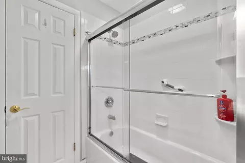 Bath - 1305 Magnolia Rd, Silver Spring, MD 20905 photo 3 of 3