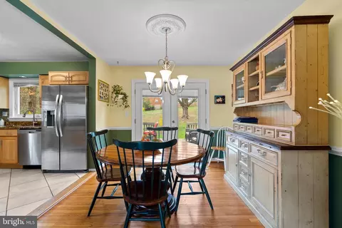 Dining - 1305 Magnolia Rd, Silver Spring, MD 20905 photo 2 of 2