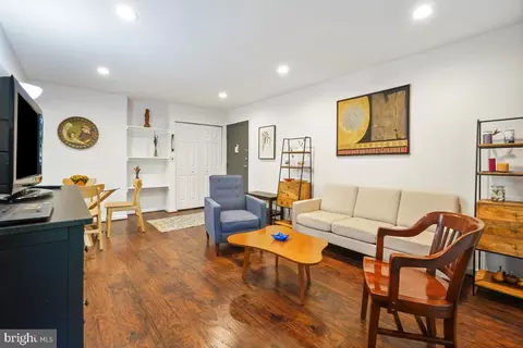 878 College Pkwy #101, Rockville, MD 20850