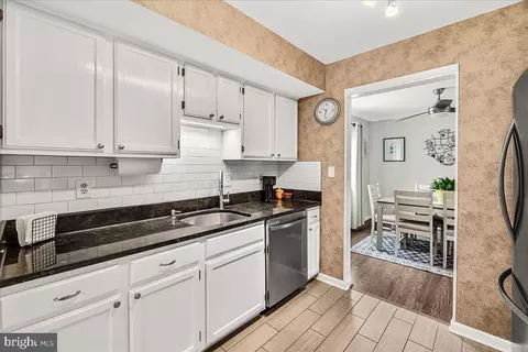 Kitchen - 19624 Westerly Ave, Poolesville, MD 20837 photo 2 of 4